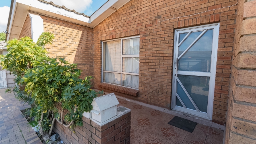 3 Bedroom Property for Sale in Eikendal Western Cape